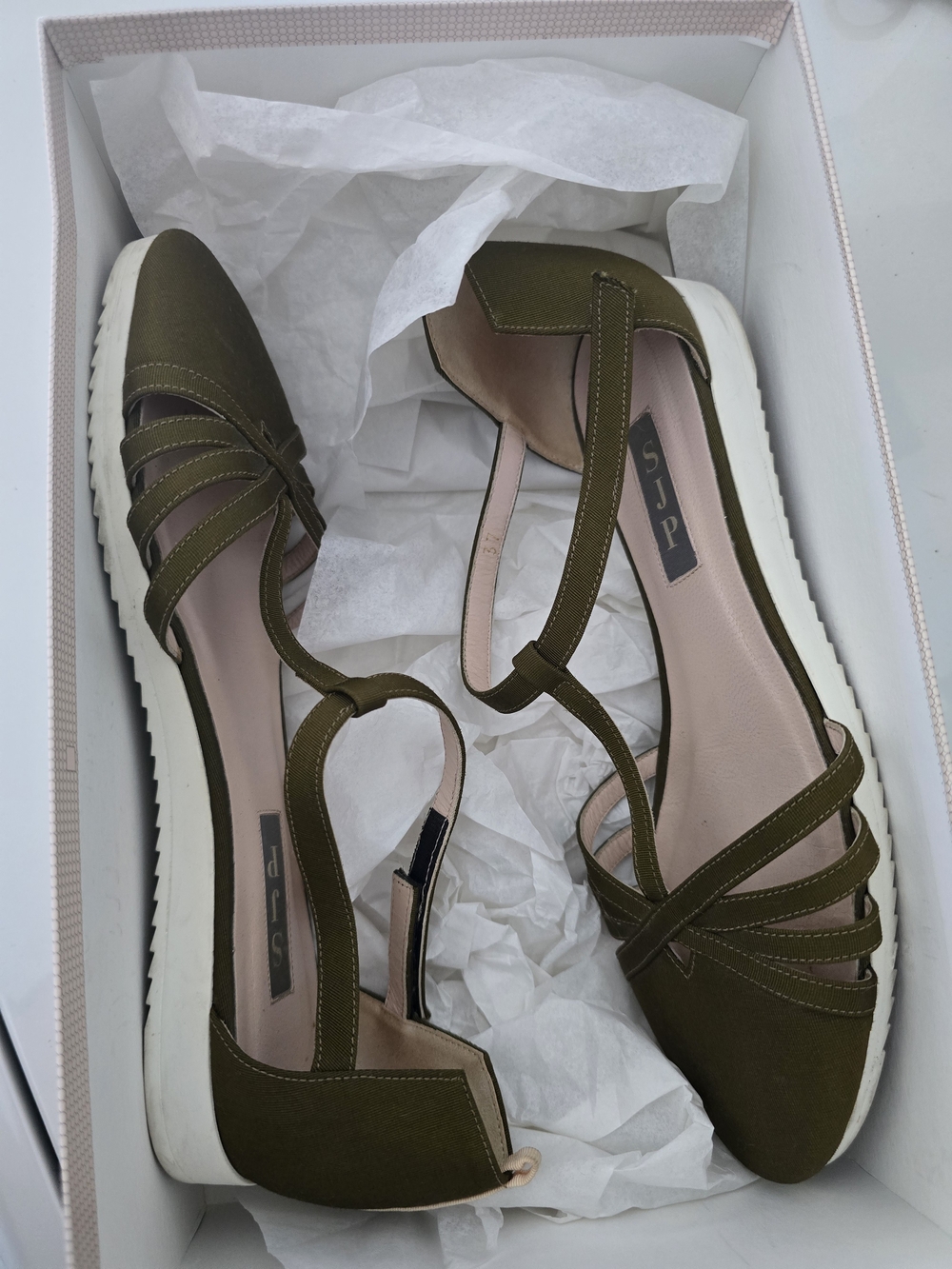 SJP by Sarah Jessica Parker Olive Green Meteor Size 37